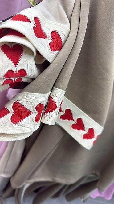 Ženska odeća: 04. Komplet 3.800 dinara L — 7