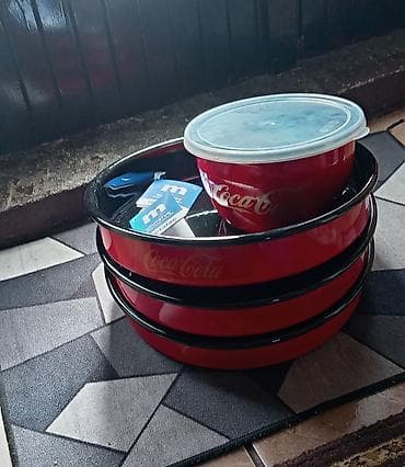 Posuđe: Metalac emajlirane tepsije – Coca‑Cola dizajn novo - Set okruglih — 1
