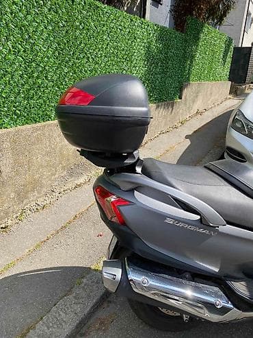 za kljuceve drzaci: Givi montažna ploča i top case za skuter - Top case: crna Givi kutija — 2