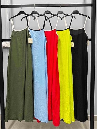 parka model sezonsko: 07. SEZONSKO SNIŽENJE‼️‼️‼️
Haljina : 1.800 dinara H — 3