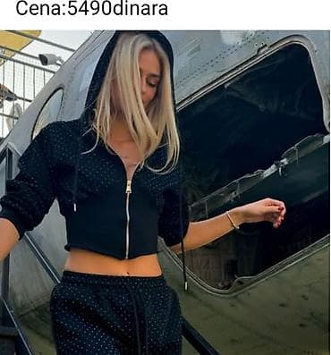 Kape i aksesoari: Damski komplet trenerke – crna sa sitnim svetlucavim detaljima - — 3