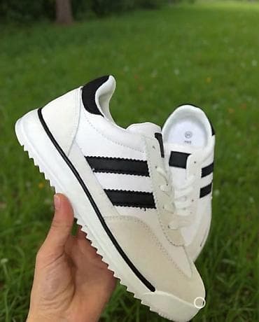 terranova patike: Patike – bele sa crnim prugama - Dizajn inspirisan retro trkačkim — 1