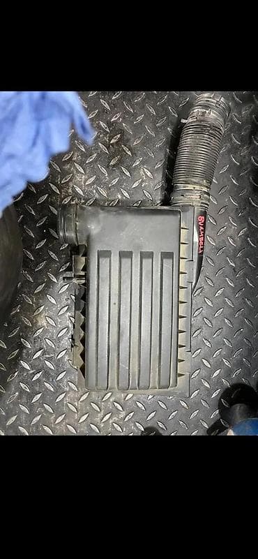 bas ovaj: AUDI A3 8V 1.4 TFSI KUCISTE FILTERA VAZDUHA 04E129611G | Audi vw — 4