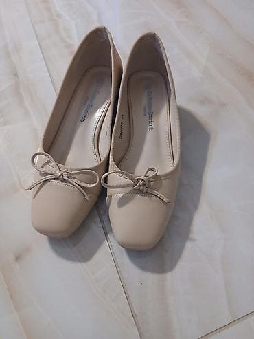 Balerine u bež boji sa kvadratnim vrhom i mašnicom na prednjem delu na lalafo.rs Balerine u bež boji sa kvadratnim vrhom i mašnicom na prednjem delu