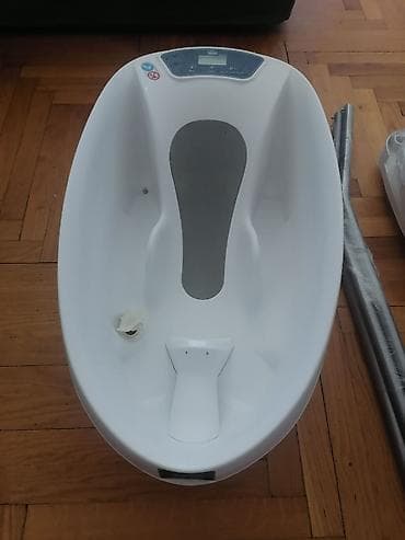 Aqua Scale by Baby Patent – pametna kada za bebe sa digitalnom vagom i