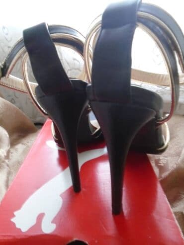 mokasine sa stiklom: Sandals, 39 — 6