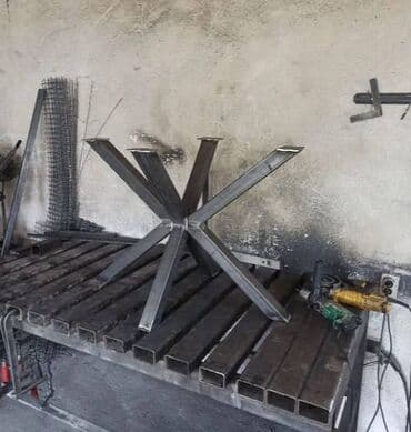nameštaj niš: Postolje za sto br. 83 Nudimo izradu vrhunskih metalnih konstrukcija — 1