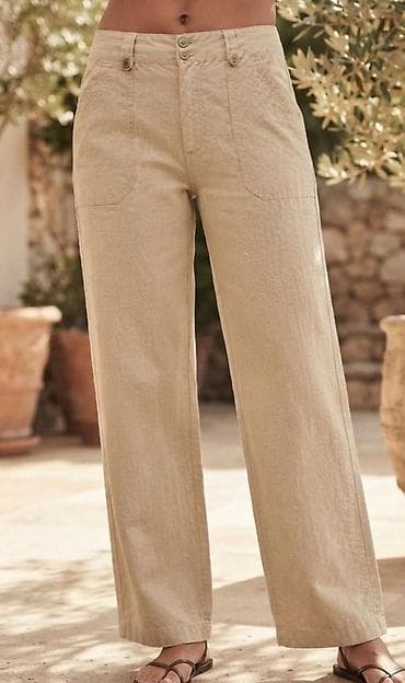 Ženske pantalone širokog kroja u boji peska. - Materijal: lagan