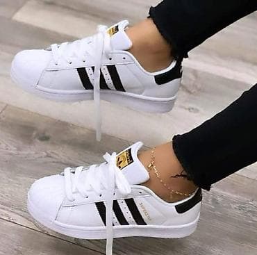 panama lazarevac: Sportske patike – klasičan “shell toe” model sa tri pruge - Dizajn — 3