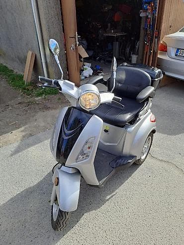 Aprilia: Električni trotočkaš/senior skuter - Stabilna trotočkana šasija sa — 7