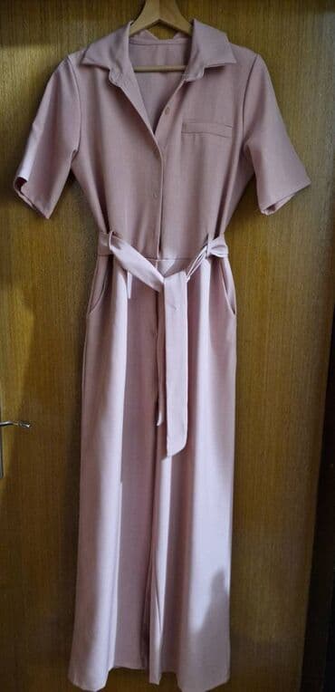 Women's Clothing: Ženski kombinezon u puder-ružičastoj boji. - Model — 1