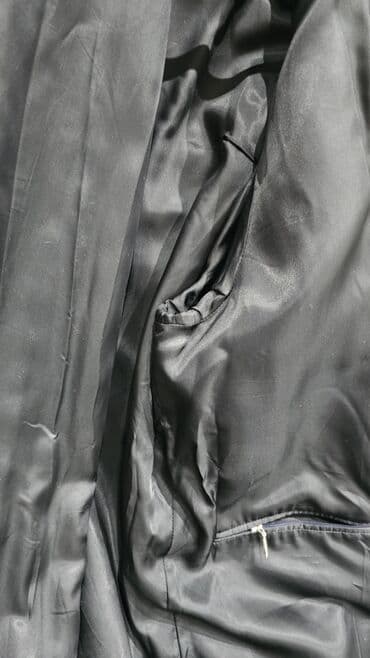 Vests: Muški dugi kaput od vune, tamnoplave boje, sa klasičnim kragnom i — 9