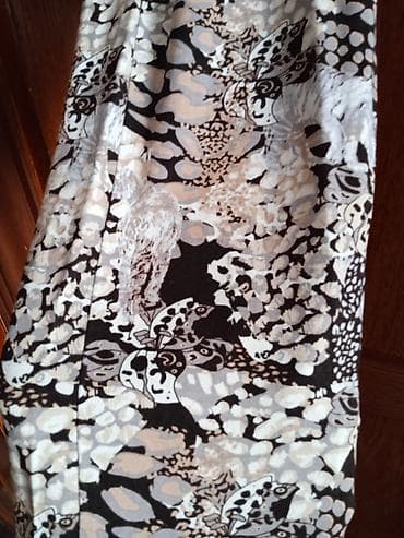 pantalone mona: Ženske pantalone sa printom - Lagane, široke pantalone ravnog kroja - — 2