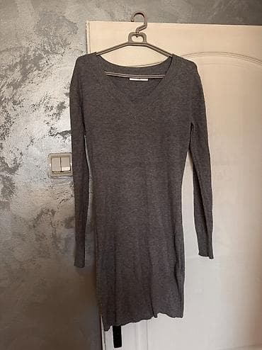 Siva haljina
odgovara S/M velicini na lalafo.rs Siva haljina
odgovara S/M velicini