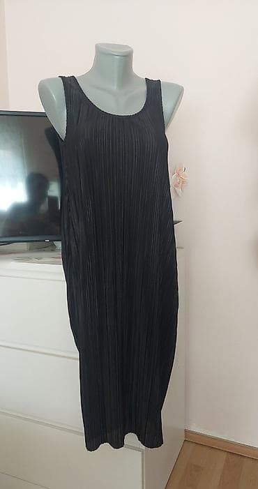 odece: Crna plisirana haljina bez rukava - Boja: crna sa blagim sjajem - — 5