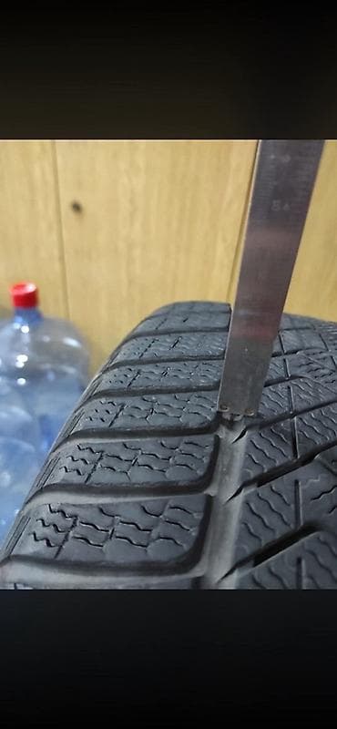 zena za pomoc u kuci beograd: Pirelli Scorpion Winter – set zimskih guma za 4x4/SUV vozila — 7