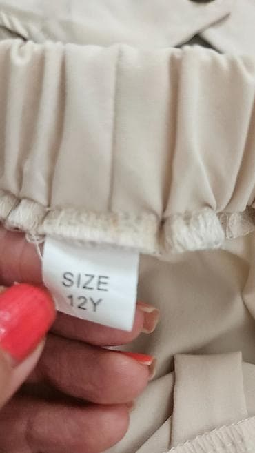 svecani kompleti za decake: Ženski dečiji komplet – top i pantalone, boja bež - Gornji deo — 5