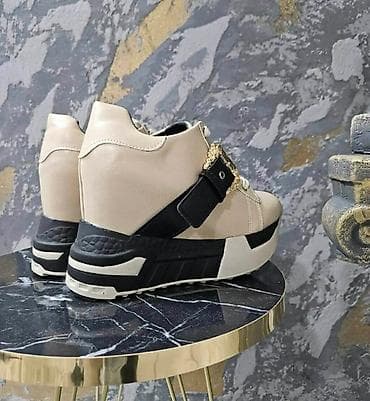 africa patike: Dame patike sa skrivenom platformom i dekorativnom kopčom Od 37 do 40 — 2