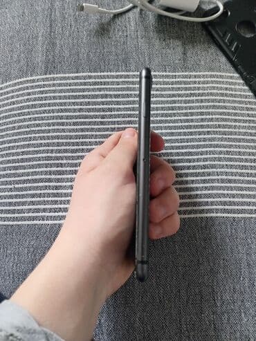 prenosivi punjac za iphone: Apple iPhone iPhone 8, 64 GB, Crn, Otisak prsta — 2