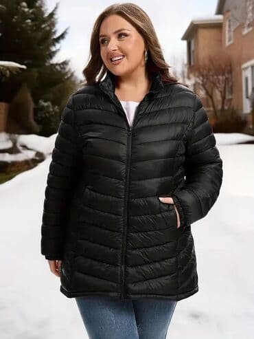 nike ženske jakne: Cena:4000din Vel:0XL,1XL,2XL,3XL,4XL Poručuje se isporuka za desetak — 10