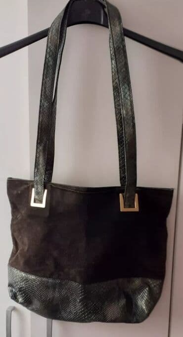 Ženska torba – tote model - Materijal: kombinacija mekane brušene na lalafo.rs Ženska torba – tote model - Materijal: kombinacija mekane brušene