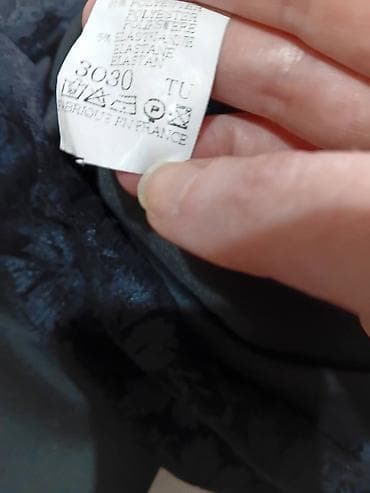 torba mona crna: Elegantna crna koktel haljina – Christiane Road - Kroj: uska silueta — 5