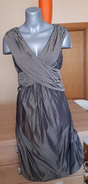 Women's Sweatshirts: Elegantna sivo-maslinasta haljina bez rukava - Model: midi, dužine do — 4