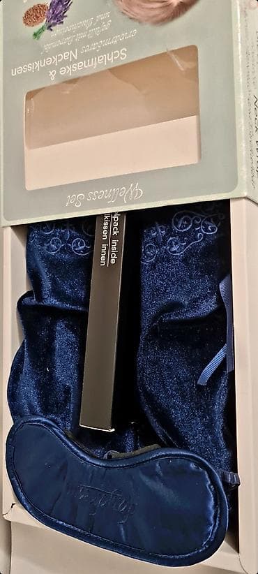 profesionalni masazer: Na prodaju Daydream Wellness Set koji sadrži velur jastuk za vrat koji — 4