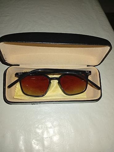 kupujem prodajem patike: Ray-Ban sunčane naočare u originalnoj kutiji. - Model — 2