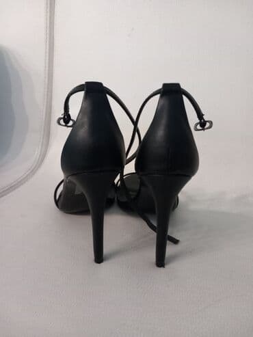 c a papuce: Sandals, Steve Madden, 38 — 2