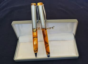 lila sako kombinacije: Elegantan poklon set olovaka – Etalon - Set od dve olovke u luksuznoj — 1