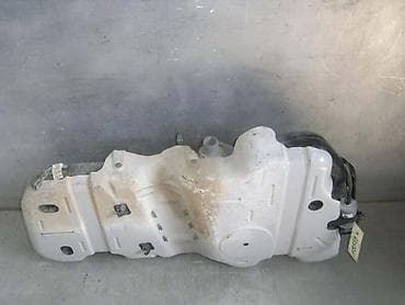 bisage za motor: REZERVOAR ZA OPEL CORSA C OD 2000. DO 2006. GOD. | Polovni — 2
