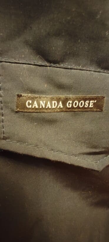 krzna za jakne: Canada Goose zimska parka, crna. - Model: klasična duga parka sa — 3