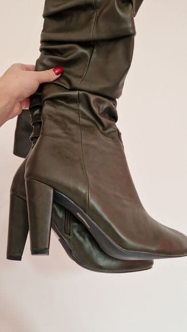 c a basic majice: High boots, 40 — 4