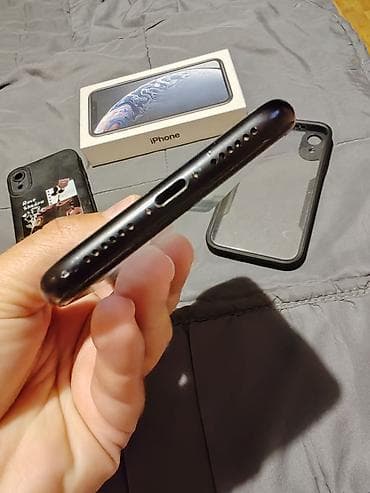 mobilni telefoni sa tastaturom: IPhone XR 64 GB – crni - Ekran 6.1" Liquid Retina (LCD) sa Face — 8