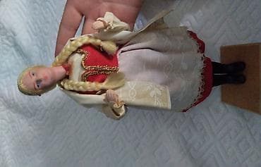 armani cipele: Kolekcija ukrasnih lutaka u narodnim nošnjama – set od više komada - — 3