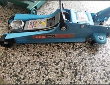 masine za secenje i cepanje drva nemacka: Dizalica 2.5t niskoprofilna pro jeck 8500din Jaka i kvalitetna — 1