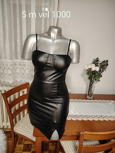 Women's Clothing: Crna mini haljina od eko kože - Model: uska mini haljina sa tankim — 2