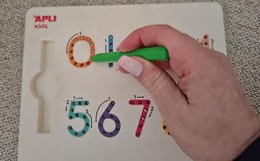 letece igracke za decu: APLI Kids magnetna tabla za učenje brojeva 0–9 - Edukativna — 2