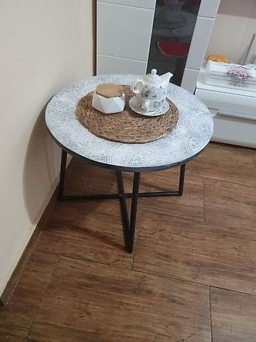 Dečiji nameštaj: Okrugli pomoćni sto – metalna baza i dekorativna ploča - Prečnik — 8