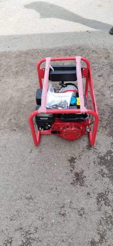 kljuc za busilicu: Honda 4.2kw benzin Pali na kljuc I na kanap Ima 3 monofazne uticnice — 3