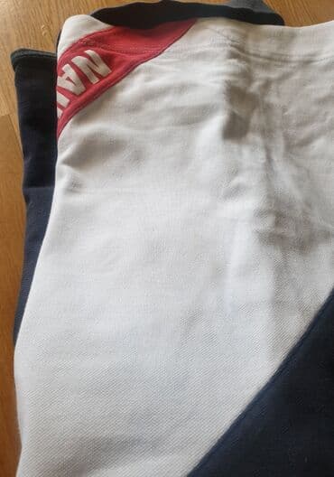 aplikator za sociva cena: Nautica teget bela majica sa crvenim detaljima XL za muškarce. 3 jedva — 4