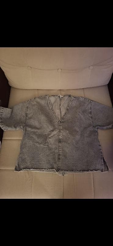 Bluze: Džins bluza/top sa V-izrezom - Materijal: teksas (denim) — 1
