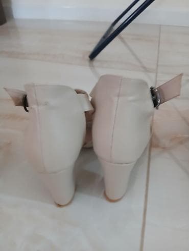 pertle za air force: Bež ženske sandale sa zatvorenom petom i otvorenim prstima, brenda — 2