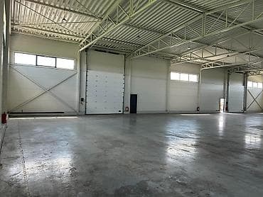 Poslovni prostor: Lokacija: Ovča, Beograd (u blizini obilaznice) Površina: od 100m² - — 2