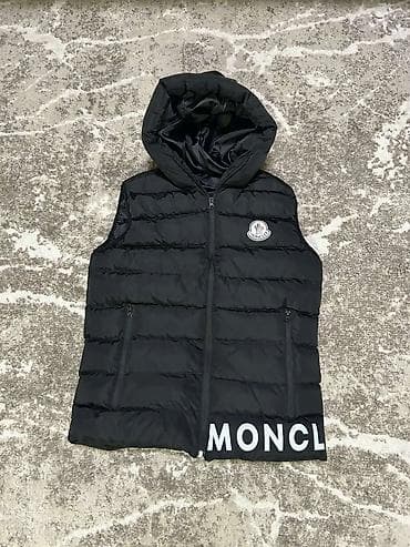 Džemperi: Plišana muška prsluk-jakna bez rukava, crna, sa kapuljačom i — 2