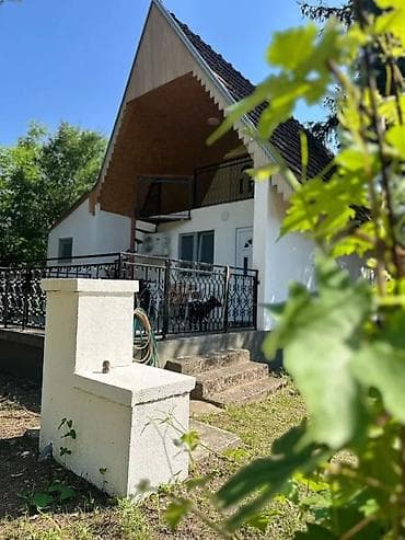 jeftine kuce petrovac na mlavi: Izdaje se vikendica od 40m2 u Kajtasovu. Kapaciteta do 4 osobe. Cena — 1