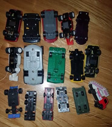 mehanotehnika igracke: Automobilcic - auto razno.
Cena za komad — 2