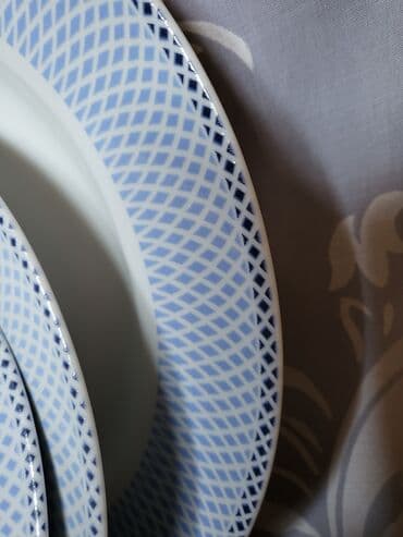 porcelanske solje za caj: Set nov petodelni porcelanski za jednu osobu. Petodelni — 6