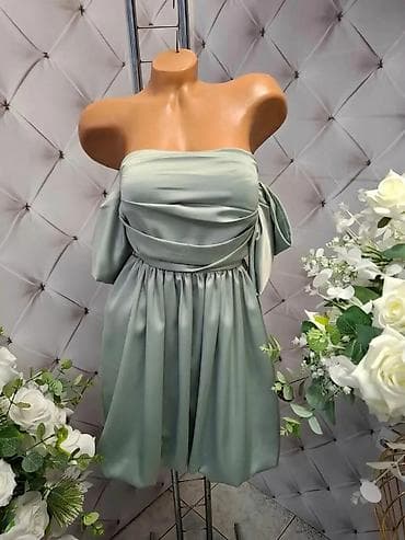 Elegantna kratka haljina bez bretela u nežnoj, pastelno-zelenoj